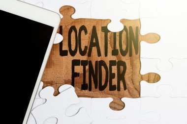 El yazısı işareti konum bulucu. İş Genel Görünümü Seçili bir yerin adresini bulmak için kullanılan bir servis Eksik Son Parçası Olan Tamamlanmamış Bir Beyaz Yapboz Deseni Bulmacası