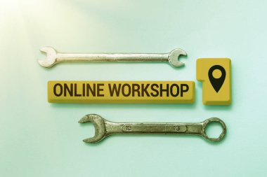 Çevrimiçi Atölye sunan metin başlığı. Elektronik web sitelerinde ürün ve ürünlerin gösterimi için kelime Oyun Programı Kodları Yazma, Yeni Oynanabilir Uygulama Programlama