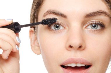 Güzel bir kadın yüzü. Mükemmel makyaj. Güzellik moda. maskara