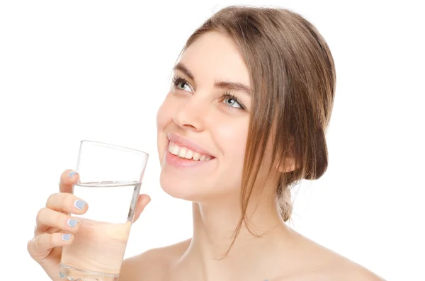 Porträt der attraktiven kaukasischen lächelnden Frau isoliert auf weißem Studioaufnahmen Trinkwasser — Stockfoto