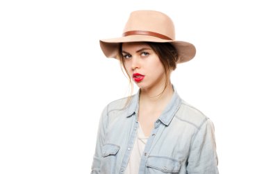 şapkalı güzel kadın