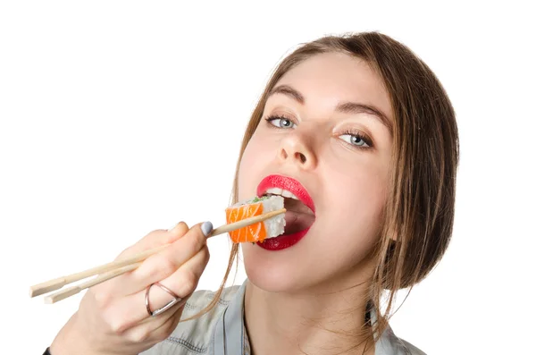 Schönheit Frau essen Sushi auf weißem Hintergrund — Stockfoto