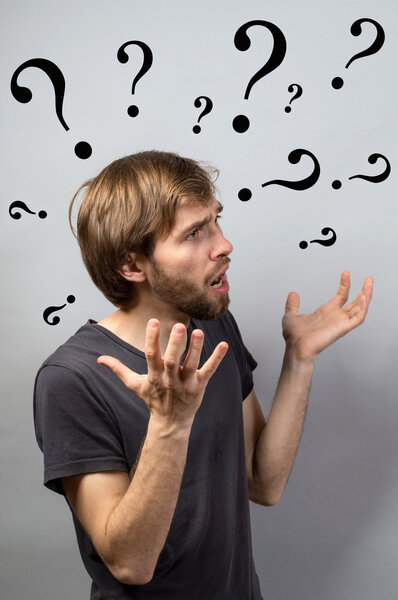 Молодой человек задается многими вопросами
 