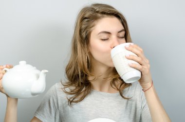Çay içme ile güzel kadın