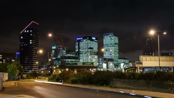 Zaman atlamalı Blackwall ve gece Canary Wharf. Londra, İngiltere — Stok video