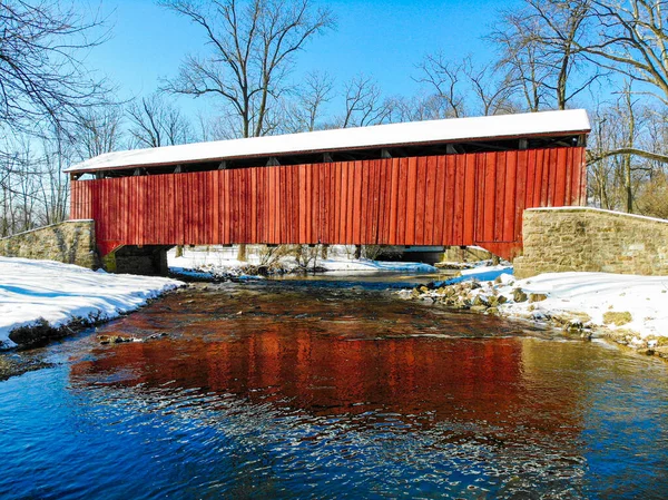 Ünlü ve ikonik Lancaster County PA 'da Havuz Demirhanesi Kapalı Köprü