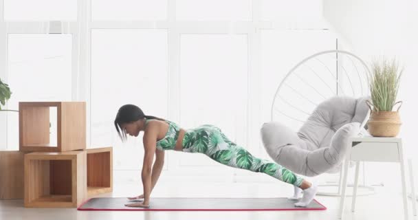 Concentrated Slim Black Woman Standing Plank Position Portrait Strong Confident — Stock Video