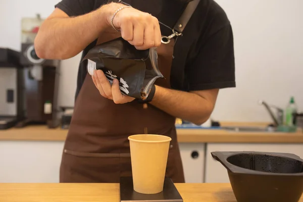 Tiro Cortado Barista Fazendo Café Café — Fotografia de Stock