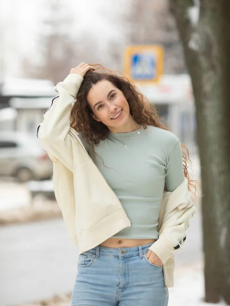 Portrait Beautiful Cheerful Young Woman Posing Smiling Camera City Street — Stock Photo, Image