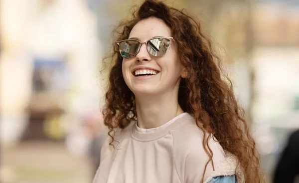 Beautiful Smiling Young Caucasian Girl Curly Hair Wearing Sunglasses Posing — Stock Photo, Image