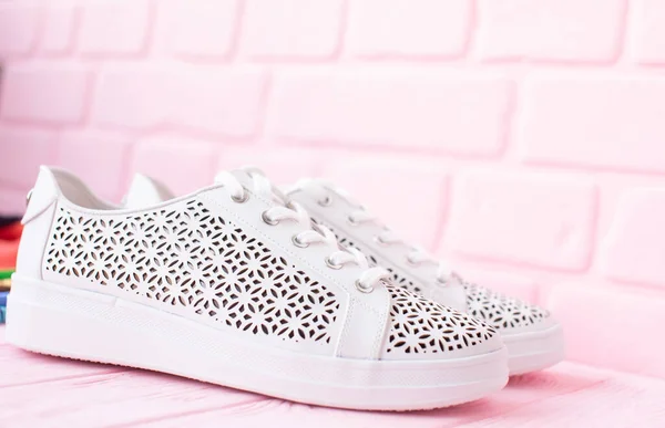 Close View Stylish White Sneakers Pink Wooden Background — Stock Photo, Image