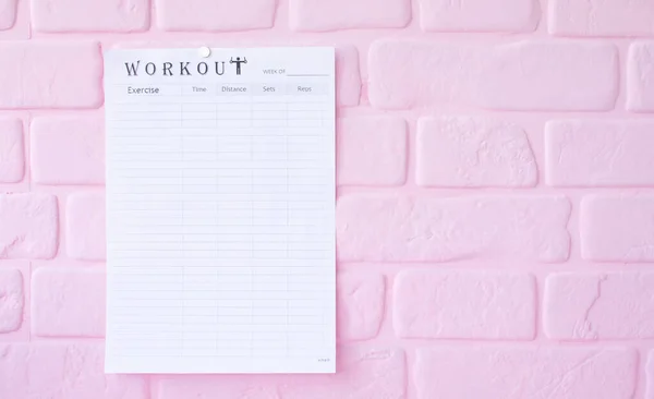 Paper Calendar Workout Page Pink Brick Wall Background — Stock Photo, Image