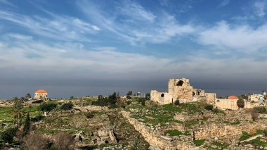 Byblos 'taki antik kalıntılar, Akdeniz boyunca Lübnan