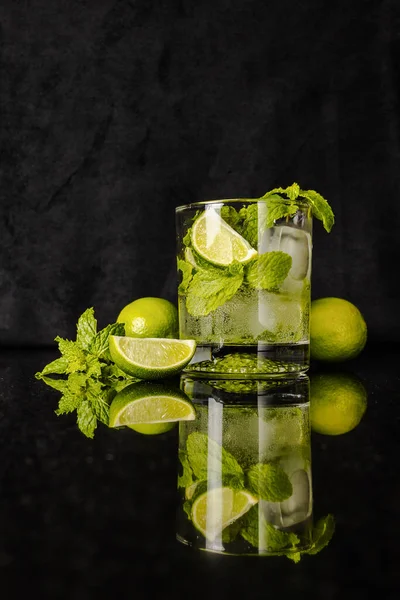 Mojito Lime Mint Next Glass Reflection — Stock Photo, Image