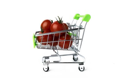 Küçük bir süpermarkette domates, izole edilmiş. 