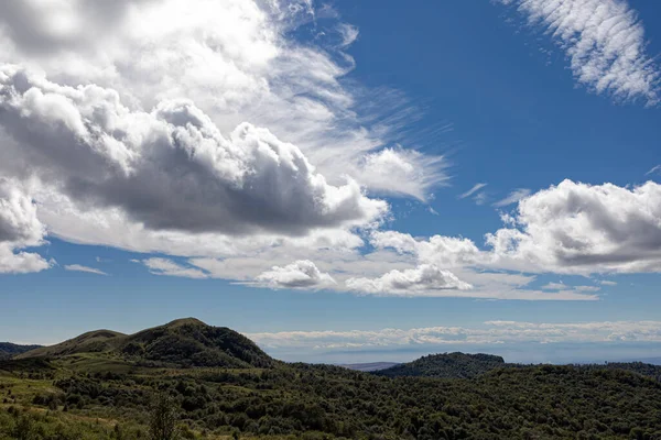 Landscape Mountains Clouds Bright Day — Stock Photo, Image