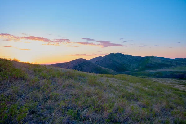 Paesaggio Delle Montagne Primaverili Degli Urali Del Sud Illuminate Dal — Foto Stock