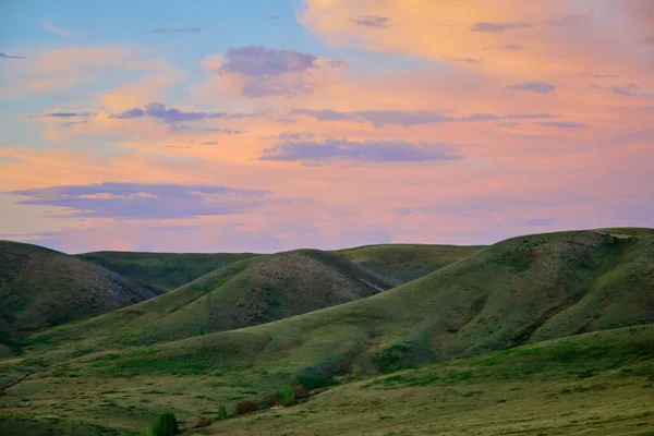 Paesaggio Delle Montagne Primaverili Degli Urali Del Sud Illuminate Dal — Foto Stock