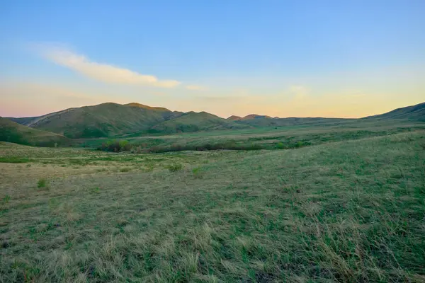 Paesaggio Delle Montagne Primaverili Degli Urali Del Sud Illuminate Dal — Foto Stock