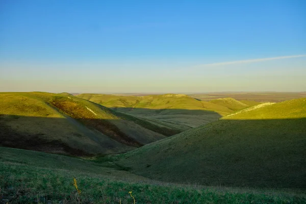 Paesaggio Delle Montagne Primaverili Degli Urali Del Sud Illuminate Dal — Foto Stock