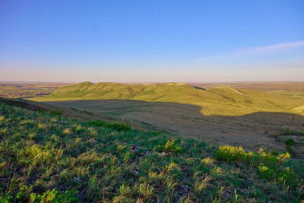 Paesaggio Delle Montagne Primaverili Degli Urali Del Sud Illuminate Dal — Foto Stock