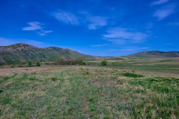 Paesaggio Delle Montagne Primaverili Degli Urali Del Sud Illuminate Dal — Foto Stock