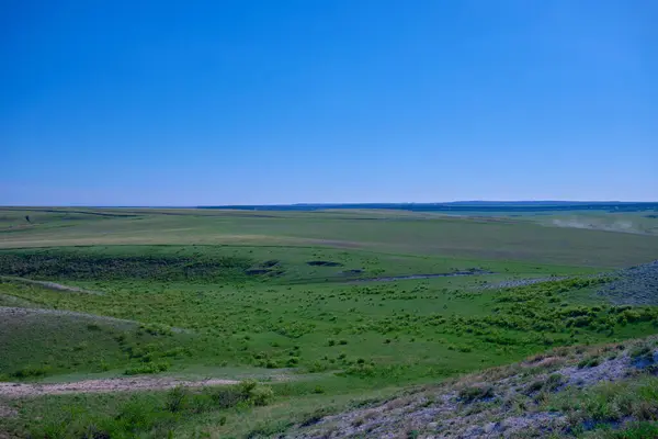 Krajobraz Wiosennych Gór Południowych Uralu Oświetlony Słońcem — Zdjęcie stockowe