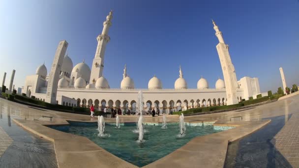 Шейх завідував великою мечеттю Абу - Дабі ОАЕ — стокове відео