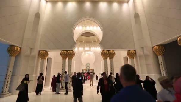 Zaman atlamalı Şeyh Zayed Grand Camii Abu Dhabi Birleşik Arap Emirlikleri, gece — Stok video