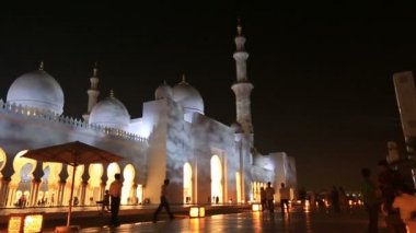 Büyük Sheik Zayed Camisi Abu Dhabi Birleşik Arap Emirlikleri, gece pan çekim