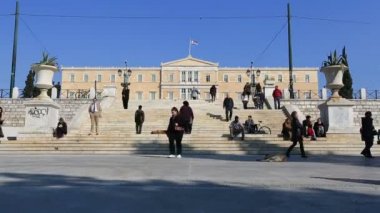 Syntagma Meydanı ve Parlamento Binası