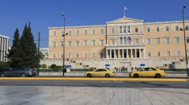 Syntagma Meydanı ve Parlamento Binası