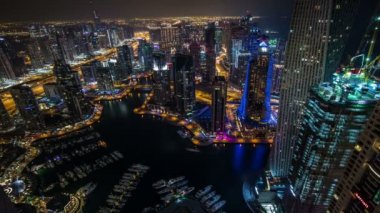 Zaman atlamalı havadan görünümü Şeyh Zayed yolu ile Dubai Yat Limanı
