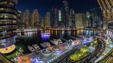 Dubai Yat Limanı, şehir hayatıyla gökdelen