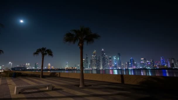 Night view of Dubai skyscraper in United Arab Emirates UAE — Stock Video