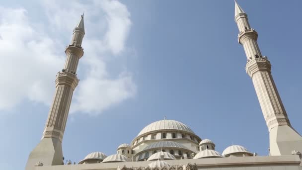 Mosque in Sharjah city — Stock Video