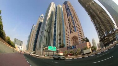 zaman atlamalı şehir trafiğinde Dubai