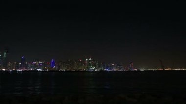 Dubai gökdelen gece görünümü