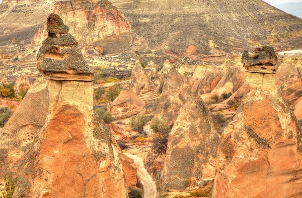 Ciudad cueva famosa Capadocia en Turquía, HDR fotografía —  Fotos de Stock