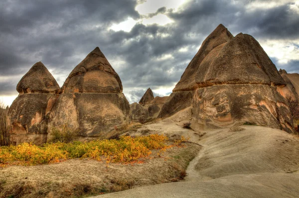 Известный пещерный город Каппадокия в Турции, HDR фотография — стоковое фото