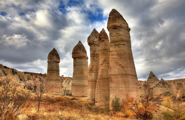 Ciudad cueva famosa Capadocia en Turquía, HDR fotografía —  Fotos de Stock