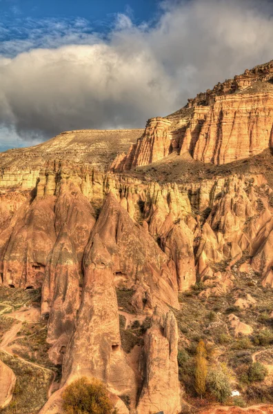 Ciudad cueva famosa Capadocia en Turquía, HDR fotografía — Foto de Stock