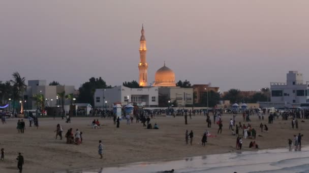 Praia de Jumeirah ao pôr do sol — Vídeo de Stock