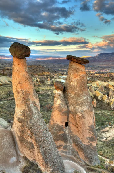 Ünlü mağara şehir Cappadocia, Türkiye'de, Hdr fotoğraf