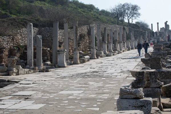 Ruins kolumner street — Stockfoto