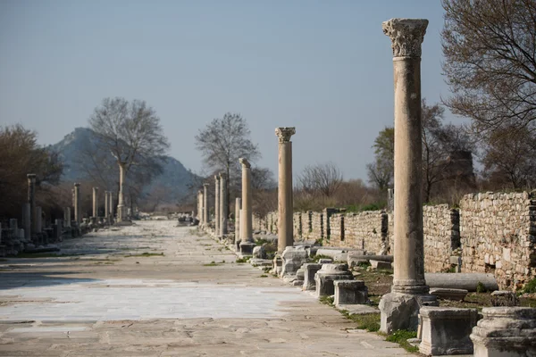 Ruinas columnas calle — Foto de Stock
