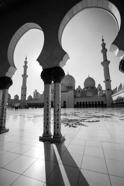 Sheikh zayed grande mesquita Abu Dhabi Emirados Árabes Unidos — Fotografia de Stock
