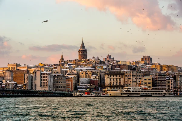 Tour Galata au coucher du soleil — Photo