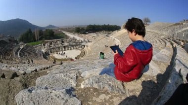 sıkılmış çocuk çocuk kullanım dijital tablet