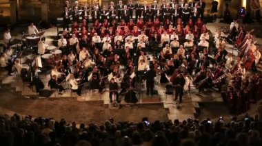 zaman atlamalı iletken performans Senfoni Orkestrası